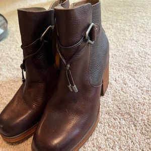 NWOT Korks Heeled Booties size 7
